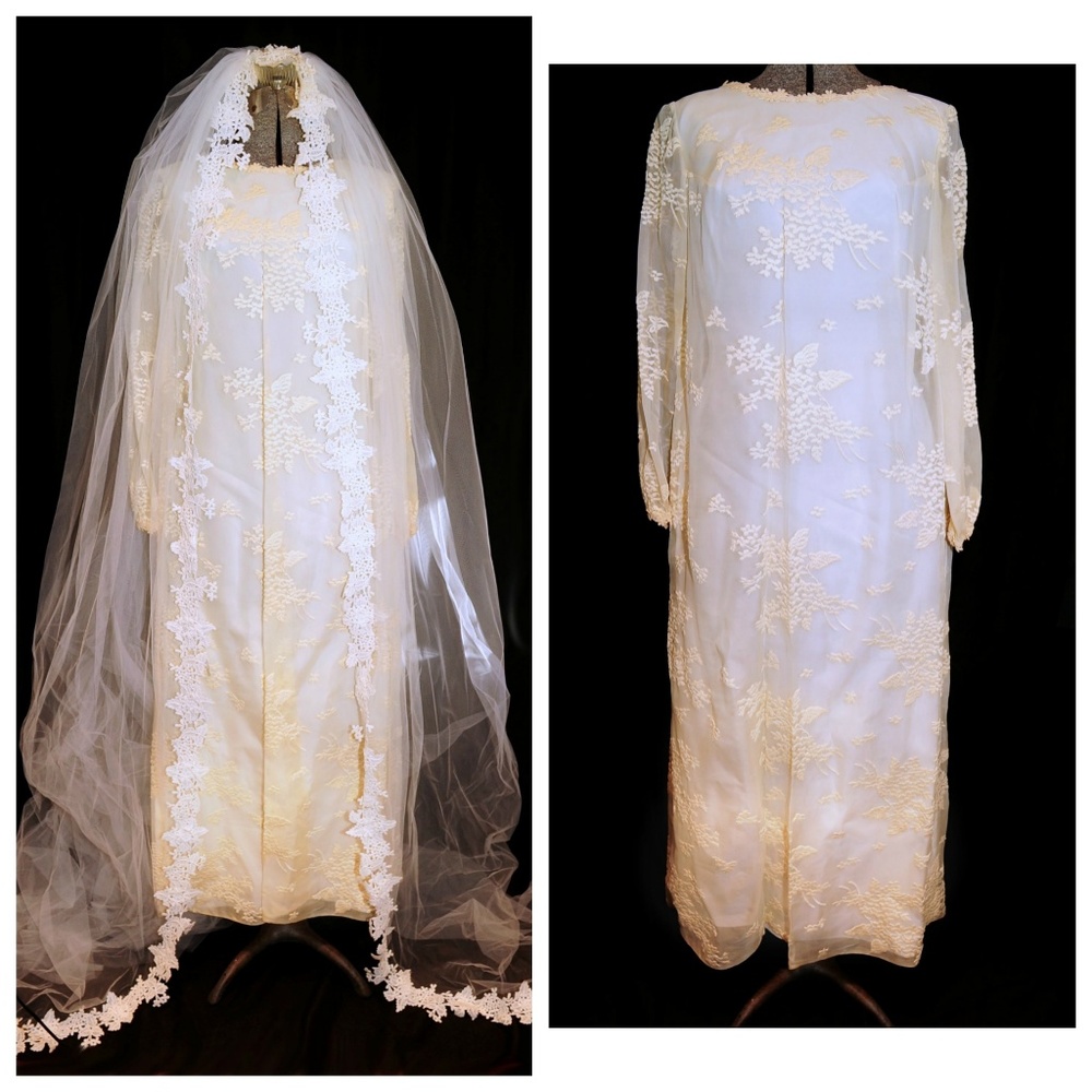 VTG Ivory Floral Illusion Lace Wedding Gown & Veil
